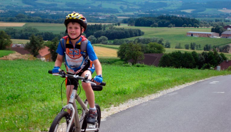 Bzaqf-czechrepublic-biking-8